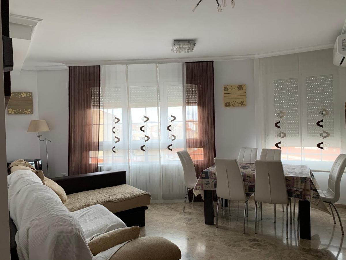 Bonito Alojamiento Junto A La Plaza De Toros Con Garage Apartment อัลบาเซเต ภายนอก รูปภาพ